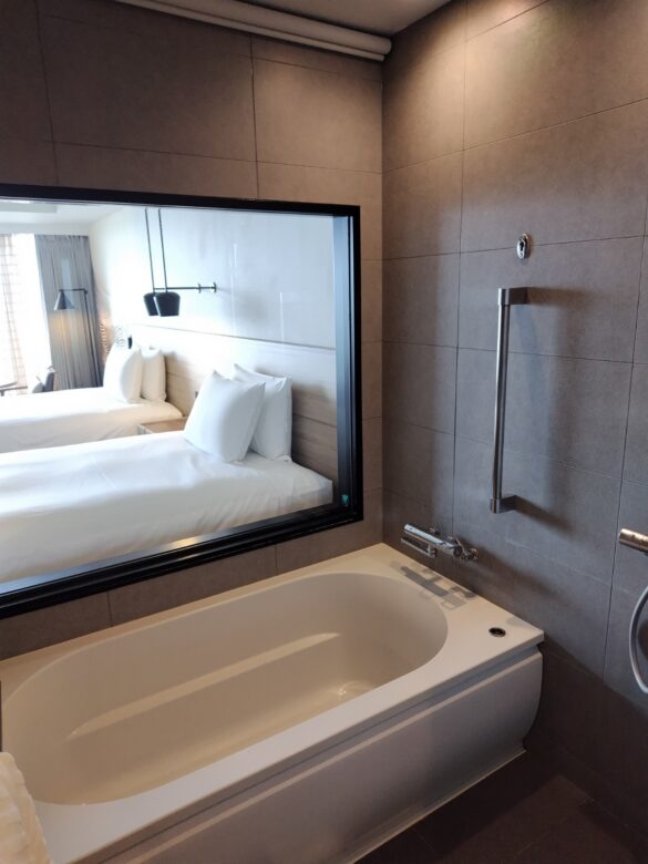 ヒルトン瀬底 部屋 お風呂